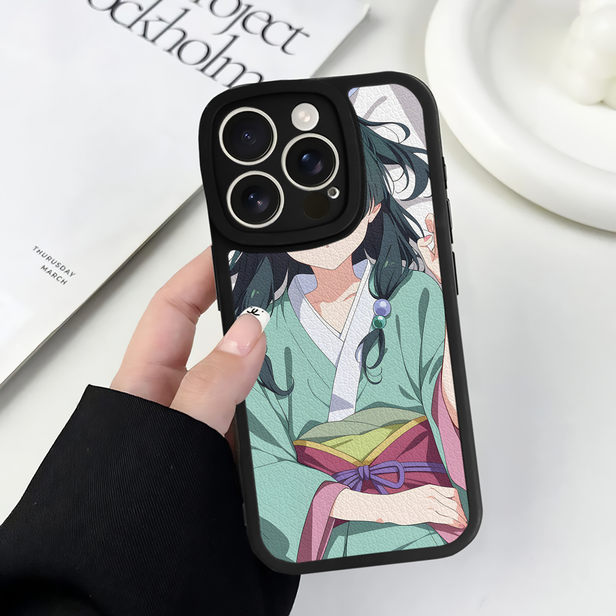 （画像用） 薬屋のひとりごと The Apothecary Diaries 【iPhone 16シリーズ対応】シリコンスマホケース（レザー調） 材質：シリコン